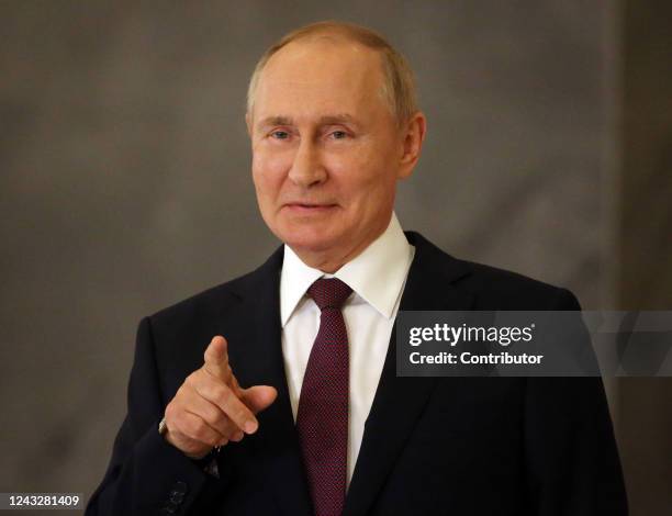 Russian President Vladimir Putin talks during his press conference at the Shanghai Cooperation Organization Summit, on September 16 in Samarkand,...