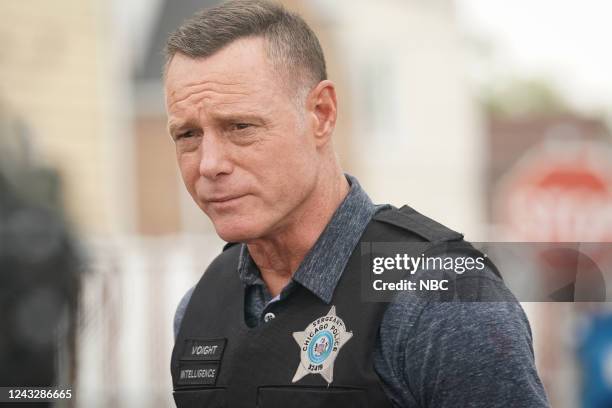 Let it Bleed" Episode 1002 -- Pictured: Jason Beghe as Hank Voight --