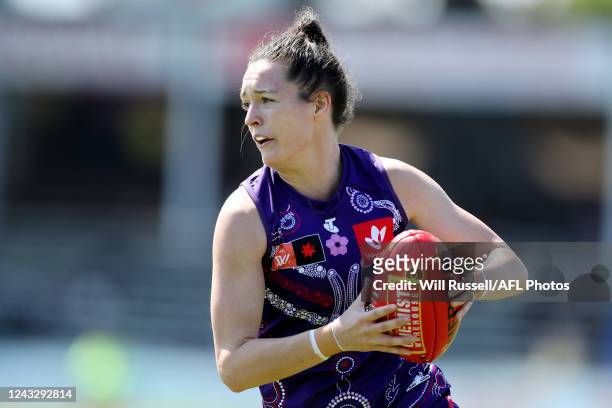 Philipa Seth of the Dockers looks to pass the ball during the 2022 S7 AFLW Round 04 match between the Fremantle Dockers and the Carlton Blues at...