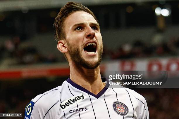 Toulouse's Dutch midfielder Branco van den Boomen celebrates his goal during the French L1 football match between Lille LOSC and Toulouse FC at Stade...