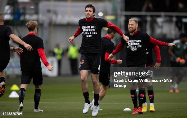 St Mirren's Joe Shaughnessy warms up before a cinch Premiership match between St. Mirren and Celtic at the SMiSA Stadium, on September 18 in Paisley,...