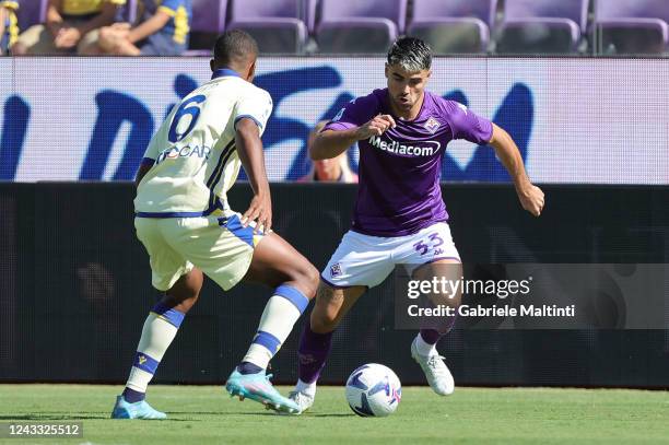 Riccardo Sottil of ACF Fiorentina in action during the Serie A match between ACF Fiorentina and Hellas Verona at Stadio Artemio Franchi on September...