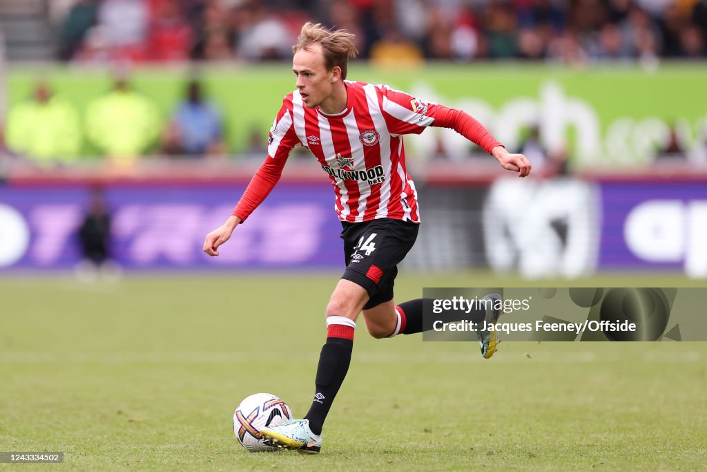 Brentford FC v Arsenal FC - Premier League