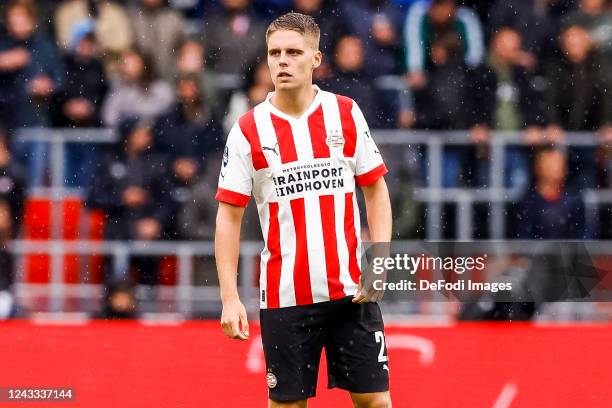 Joey Veerman of PSV Eindhoven looks on during the Dutch Eredivisie match between PSV Eindhoven and Feyenoord at Philips Stadion on September 18, 2022...