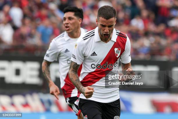 Emanuel Mammana of River Plate celebrates after scoring the first goal of his team during a match between San Lorenzo and River Plate as part of Liga...