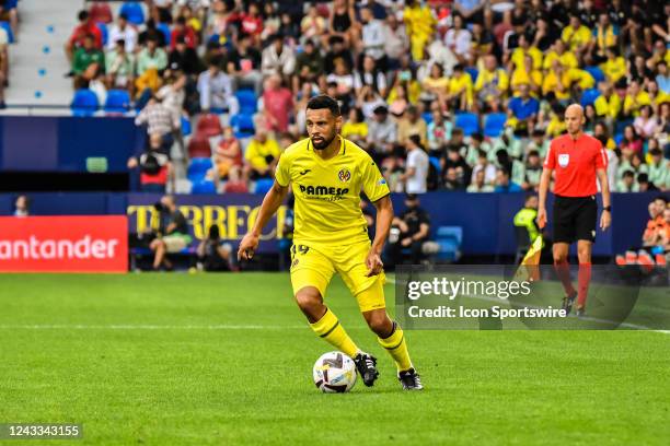 Francis Coquelin of Villarreal CF drives the ball during the match between Villarreal CF and Sevilla CF of La Liga Santander on September 18, 2022 at...