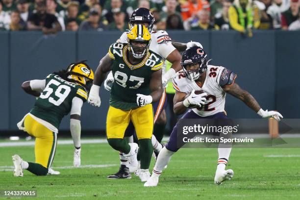 Chicago Bears running back David Montgomery runs during a game between the Green Bay Packers and the Chicago Bears on September 18, 2022 at Lambeau...