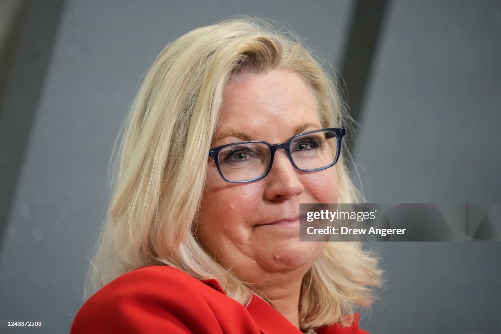 Liz Cheney Robe U.S. Rep. Liz Cheney , vice chairwoman of the Select Committee to ...