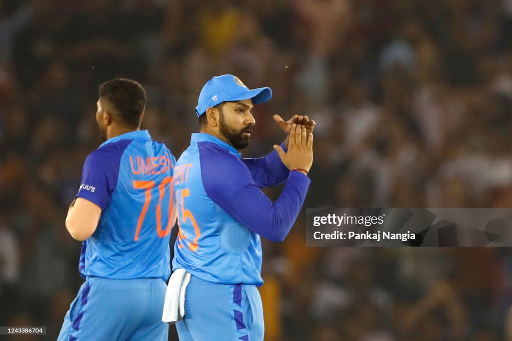 India v Australia - T20 International Series: Game 1