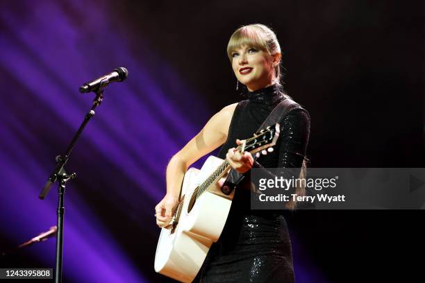 Songwriter-Artist of the Decade honoree, Taylor Swift performs onstage during NSAI 2022 Nashville Songwriter Awards at Ryman Auditorium on September...