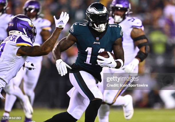 Philadelphia Eagles Wide Receiver A.J. Brown carries the ball in the third quarter during the game between the Minnesota Vikings and Philadelphia...