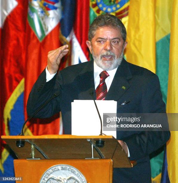 El presidente de Brasil Luiz Inacio Lula da Silva, habla el 16 de setiembre de 2003, durante la inauguración de la cumbre de la Organización...