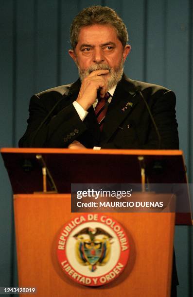 Luiz Inacio Lula da Silva, presidente de Brasil, ofrece una rueda de prensa en el Palacio de Nariño en Bogotá, el 14 de diciembre de 2005. El...