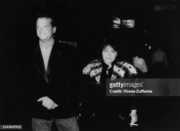 American actor and comedian Tom Arnold and American actress and comedian Roseanne Barr, circa 1990.