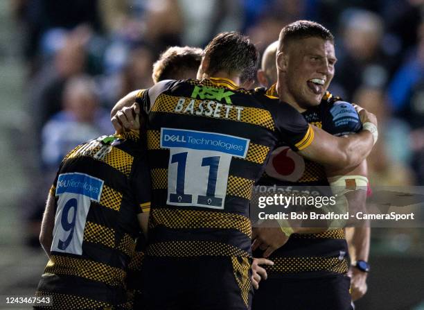 Wasps celebrate a try during the Gallagher Premiership Rugby match between Bath Rugby and Wasps at Recreation Ground on September 23, 2022 in Bath,...