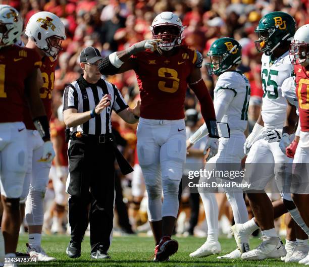 Defensive end Will McDonald IV of the Iowa State Cyclones celebrates after sacking quarterback Blake Shapen of the Baylor Bears, center left, in the...