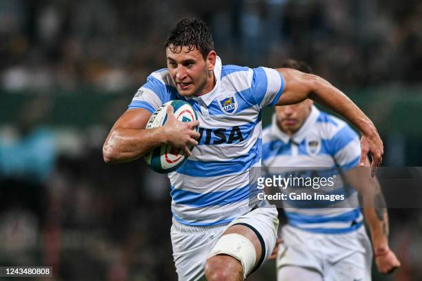 Juan Martín González of Argentina runs with the ball during The Rugby Championship match between South Africa and Argentina at Hollywoodbets Kings...