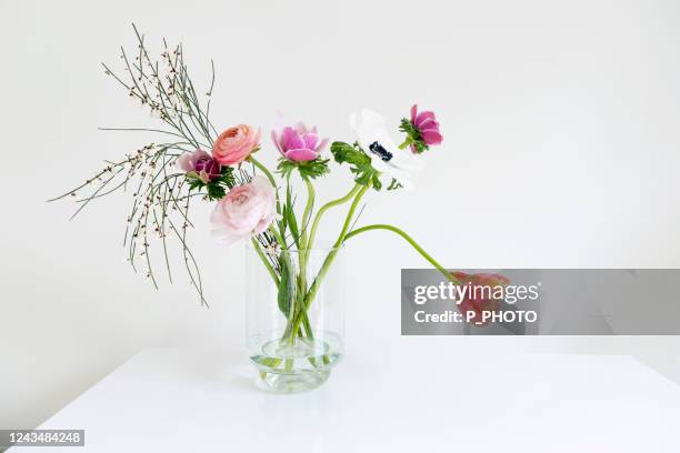 bouquet of flowers - anemone flower arrangements stock pictures, royalty-free photos & images