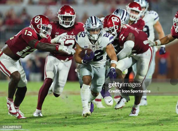 Kansas State Wildcats RB Vaughn, Deuce during a game between the Oklahoma Sooners and the Kansas State Wildcats at Gaylord Memorial Stadium in...