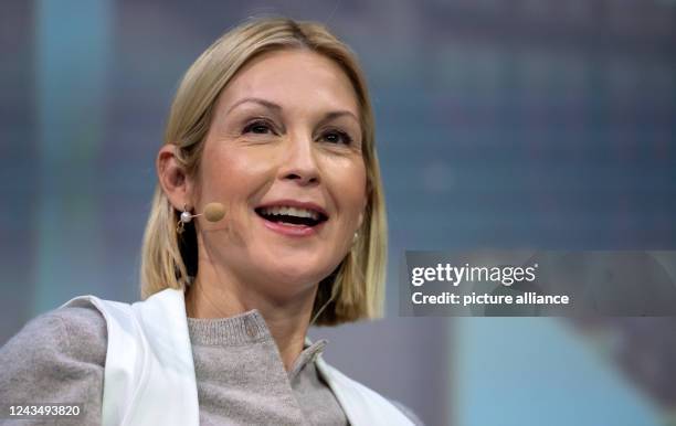 September 2022, Bavaria, Munich: Kelly Rutherford, us actress, is on stage at the Bits & Pretzels company founder and investor meeting. At Bits &...