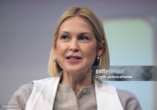 September 2022, Bavaria, Munich: Kelly Rutherford, us actress, is on stage at the Bits & Pretzels company founder and investor meeting. At Bits &...
