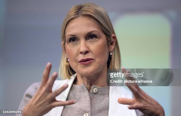 September 2022, Bavaria, Munich: Kelly Rutherford, us actress, is on stage at the Bits & Pretzels company founder and investor meeting. At Bits &...