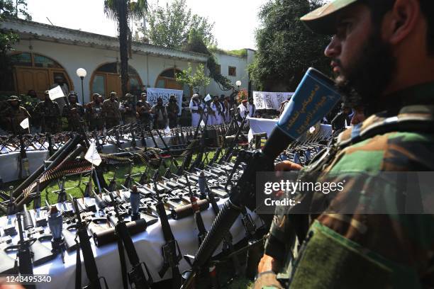 Talib Guard 30,374 Guard (Weapon) Stock Photos, High-Res Pictures, and Images ...