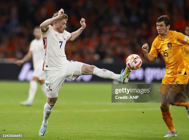 Kevin De Bruyne of Belgium, Marten de Roon of Holland during the UEFA Nations League match between the Netherlands and Belgium at the Johan Cruijff...