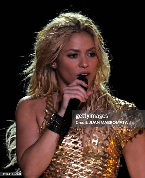 Shakira In Concert In Buenos Aires Photos and Premium High Res Pictures