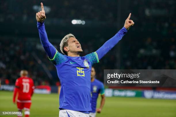 Pedro of Brazil celebrates his goal during the international friendly match between Brazil and Tunisia at Parc des Princes on September 27, 2022 in...