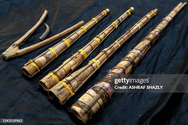 Traitional Waray Instruments Traditional African Instruments Photos and Premium High Res Pictures ...