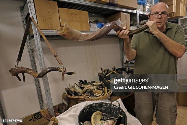 Israeli Traditional Instruments Shofar Images Photos and Premium High Res Pictures - Getty Images