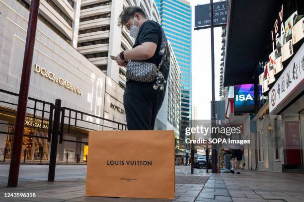 1,114 Louis Vuitton Hong Kong Stock Photos, High-Res Pictures, and Images -  Getty Images
