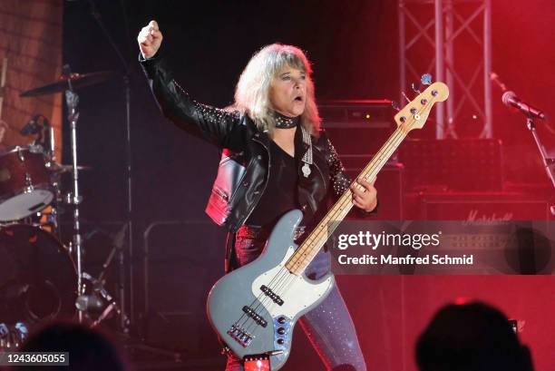 Suzi Quatro performs on stage during the Brunner Wiesn at Campus 21 on September 29, 2022 in Brunn am Gebirge, Austria.