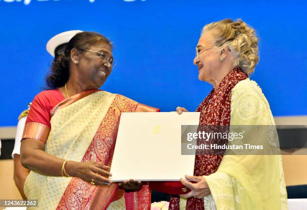 President Droupadi Murmu confers the Dadasaheb Phalke award to Asha Parekh at the 68th National Film Awards ceremony, at Vigyan Bhawan on September...