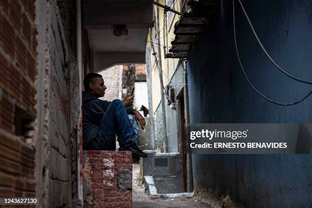 Morro Da Lua 118 Bolsonaro Phone Stock Photos, High-Res Pictures, and Images - Getty ...