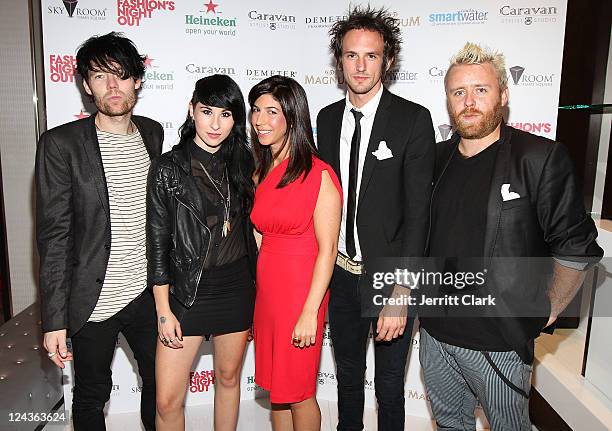 Deluka Deluka Photos and Premium High Res Pictures - Getty Images
