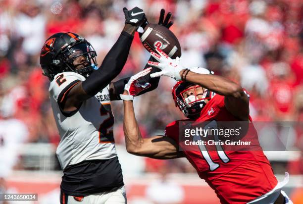Rejzohn Wright of the Oregon State Beavers breaks up a pass intended for Devaughn Vele of the Utah Utes during the first half of their game October...