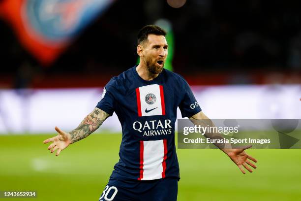 Lionel Messi of Paris Saint Germain celebrates his goal during the Ligue 1 match between Paris Saint-Germain and OGC Nice at Parc des Princes on...