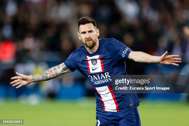 Lionel Messi of Paris Saint Germain celebrates his goal during the Ligue 1 match between Paris Saint-Germain and OGC Nice at Parc des Princes on...