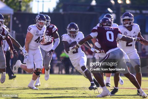 Texas A&M Aggies running back Devon Achane runs during the game between the Mississippi State Bulldogs and the Texas A&M Aggies on October 1, 2022 at...