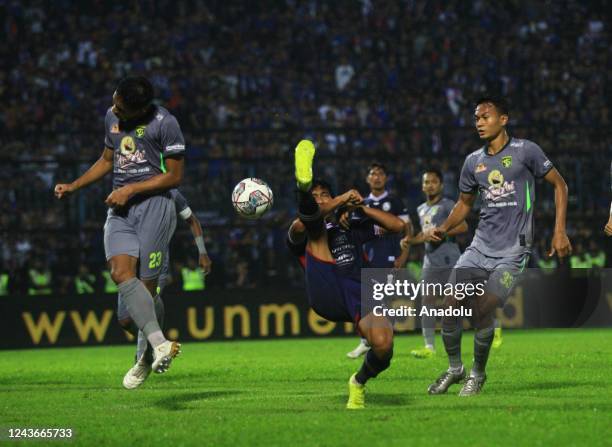 Rizky Ridho of Persebaya Surabaya in action during the Indonesian Liga I match between Arema FC and Persebaya Surabaya at Kanjuruhan Stadium, Malang,...