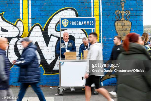 Programme Seller Match Seller Photos and Premium High Res Pictures - Getty Images
