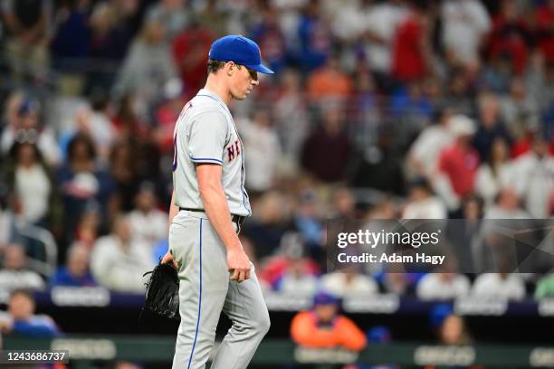 Chris Bassitt of the New York Mets walks back to the mound after a pitch against the Atlanta Braves during the third inning at Truist Park on October...