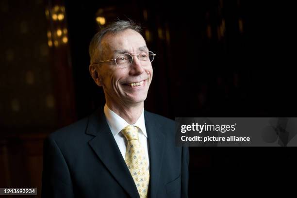 September 2018, Hamburg: Neanderthal researcher Svante Pääbo stands before the award ceremony at the Hamburg Körber Foundation's European Science...