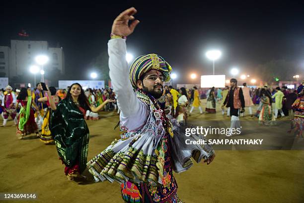 Garba Images Garba Dance Photos and Premium High Res Pictures - Getty Images