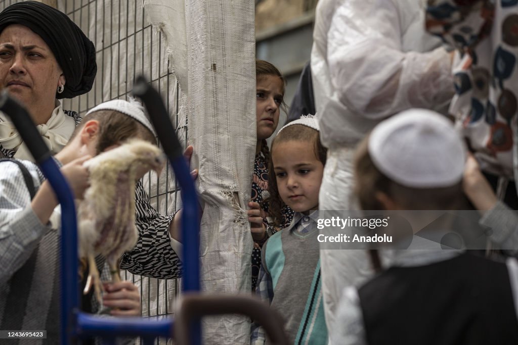 Kapporah Ritual Jews take part in Jewish Yom Kippur also known as the Day of... News ...