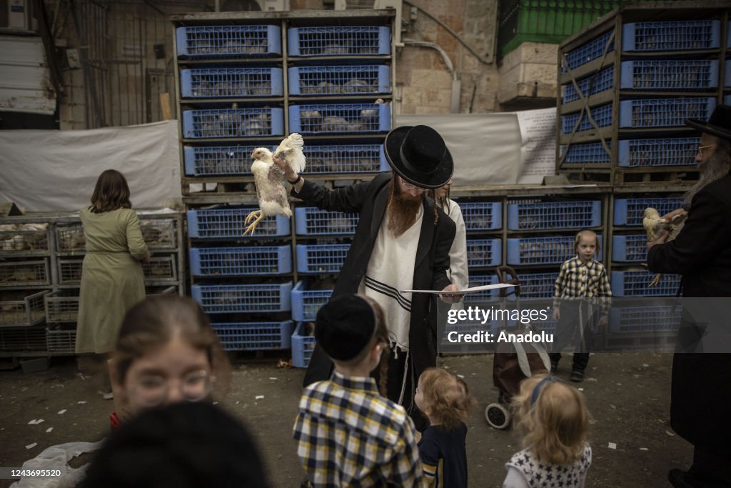 Kapporah Ritual Jews take part in Jewish Yom Kippur also known as the Day of... News ...