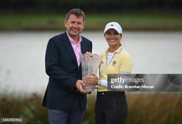 Clare , Ireland - 25 September 2022; Klara Spilkova of Czech Republic is presented with her trophy by KPMG managing partner Simon Hand round four of...