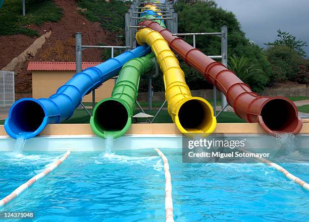 water park slides - escorrega de água imagens e fotografias de stock